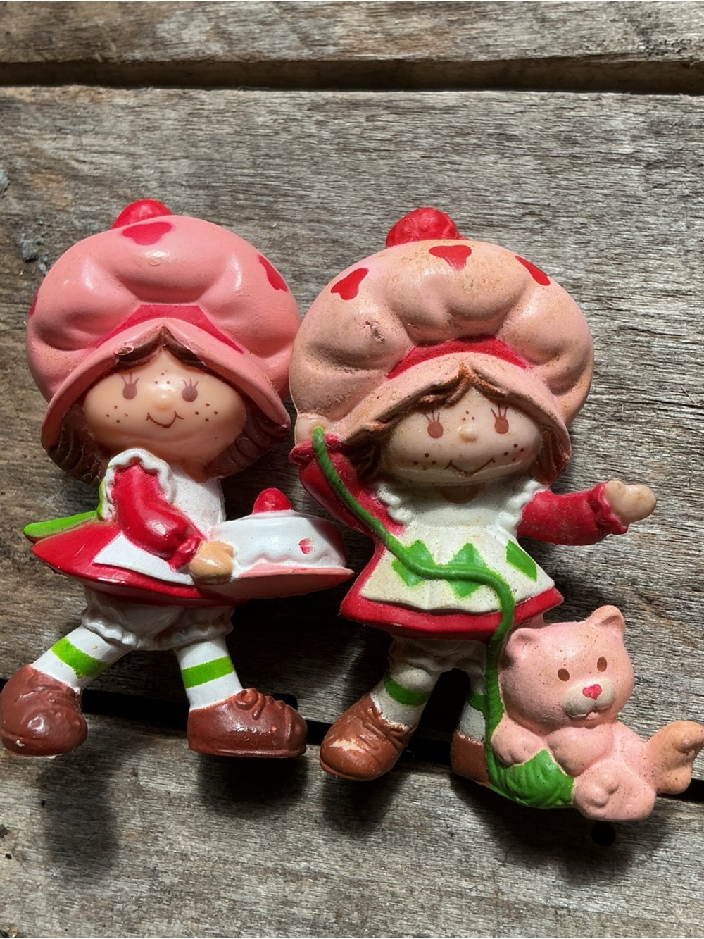 1983 Strawberry Shortcake Style Toy Figurines w cat/cake Set of 2 vintage toys